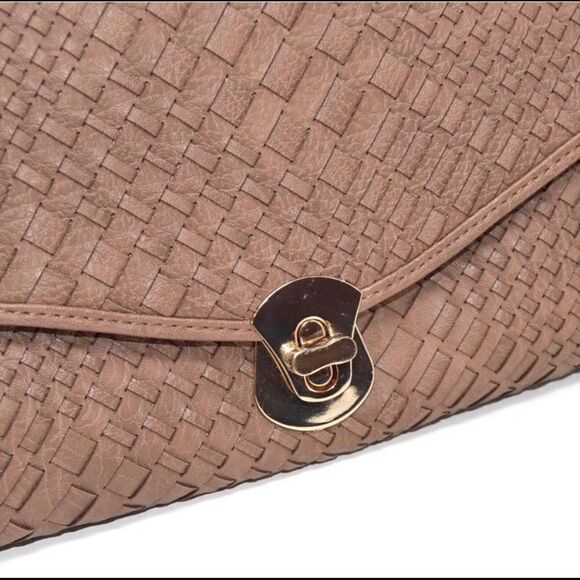 Urban Expressions neela woven Flap Clutch - Picture 3 of 7